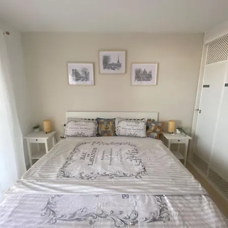 Lucie Exclusive With A Stunning View Lejlighed